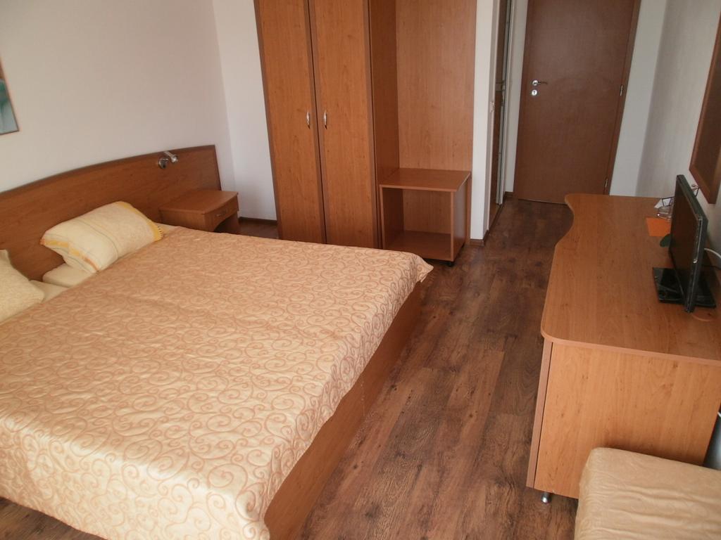 Europa Guest House Kiten  Δωμάτιο φωτογραφία