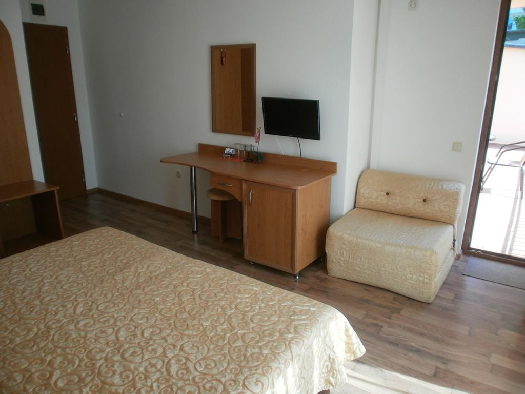 Europa Guest House Kiten  Δωμάτιο φωτογραφία